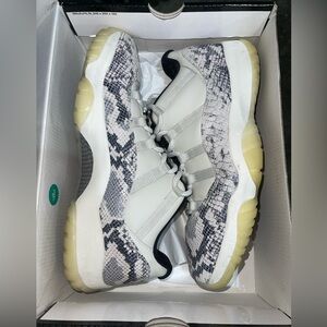 Jordan 11 low snakeskin